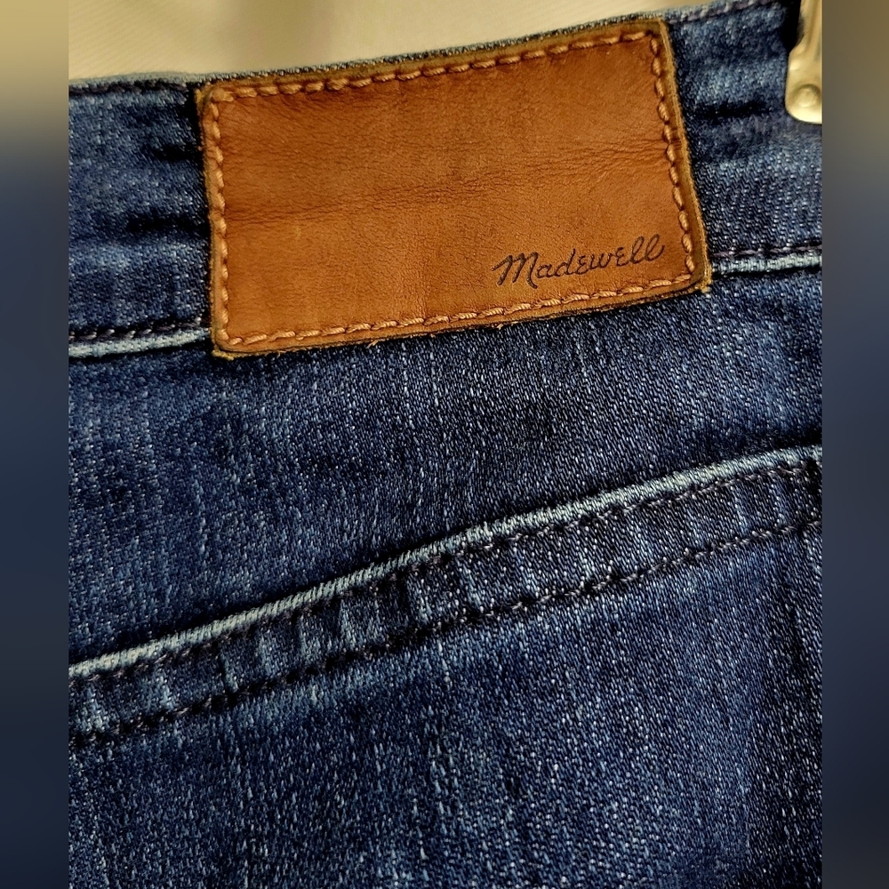 Madewell Classic Blue Denim Jeans – Timeless Fit, Premium Quality Denim - Picture 3 of 4